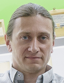 Dr Artur Chołuj